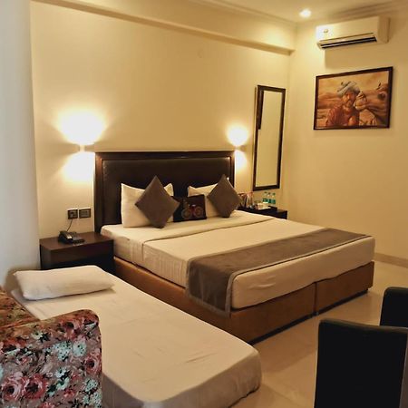 Anand Bhawan Hotel New Delhi Exterior photo